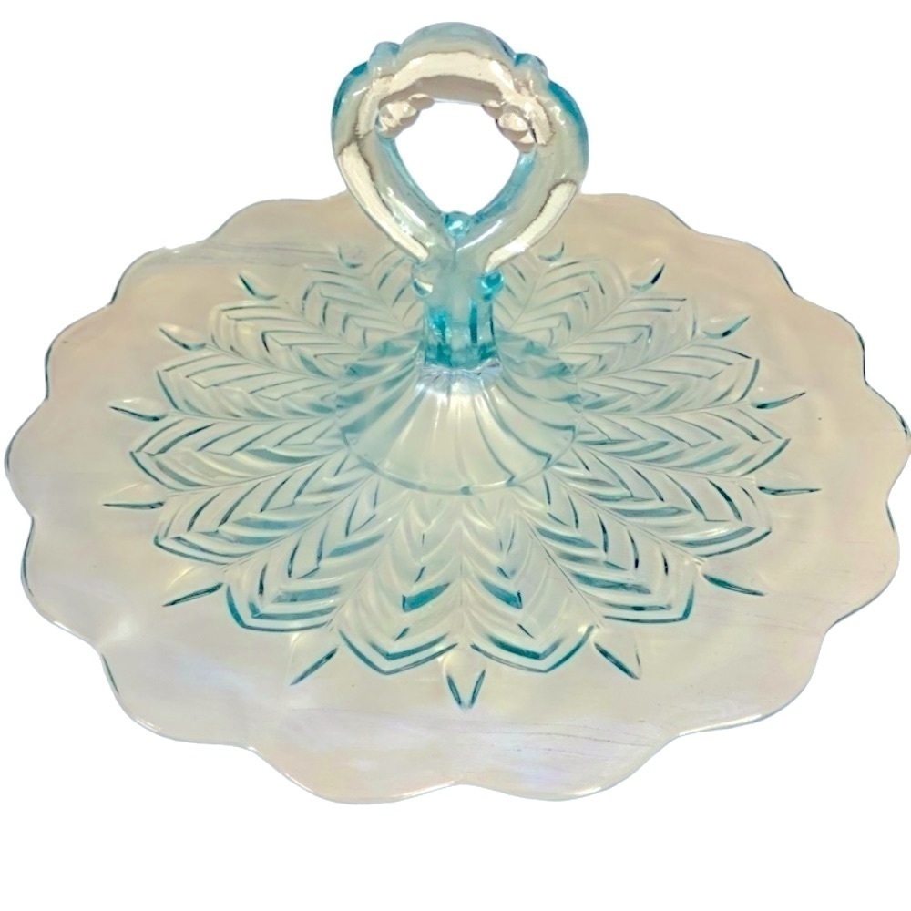 Jeannette Glass Center Handle Server – Feather Pattern 11 inches